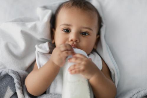 Από νεογέννητο έως νήπιο: Η εξέλιξη των μοτών ύπνου και πώς να τα παρακολουθείτε